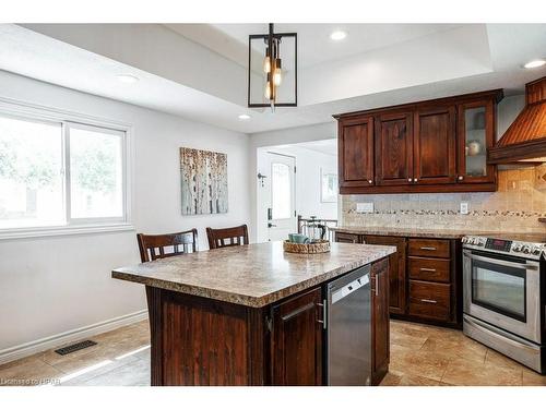 20 Whyte Avenue, Stratford, ON - Indoor Photo Showing Kitchen