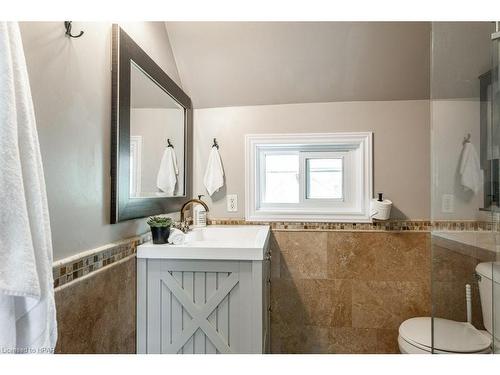 20 Whyte Avenue, Stratford, ON - Indoor Photo Showing Bathroom