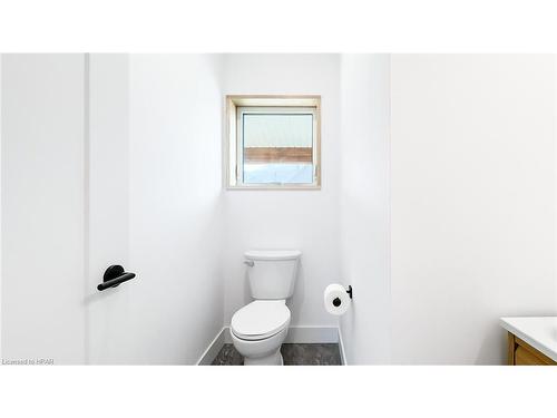 89 Isobel Street, Dungannon, ON - Indoor Photo Showing Bathroom