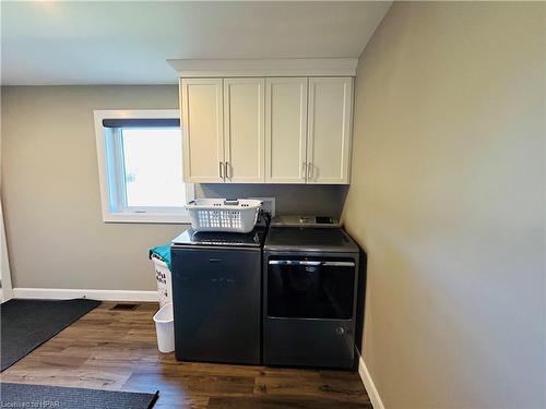 320 Turnberry Street, Morris-Turnberry (Munic), ON - Indoor Photo Showing Laundry Room