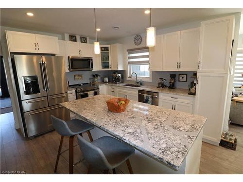 159 Lake Breeze Drive, Ashfield-Colborne-Wawanosh, ON - Indoor Photo Showing Kitchen With Upgraded Kitchen