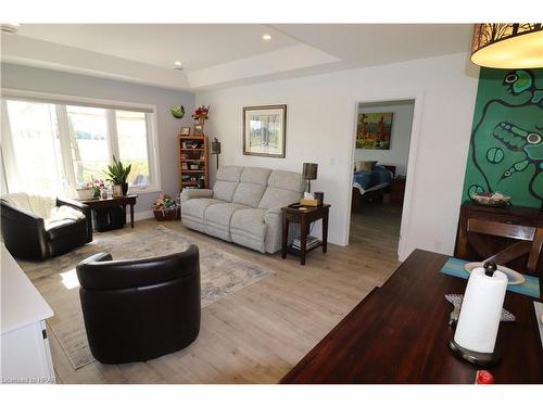 159 Lake Breeze Drive, Ashfield-Colborne-Wawanosh, ON - Indoor Photo Showing Living Room