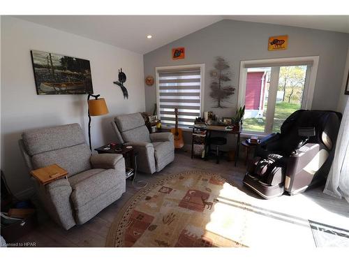 159 Lake Breeze Drive, Ashfield-Colborne-Wawanosh, ON - Indoor Photo Showing Living Room