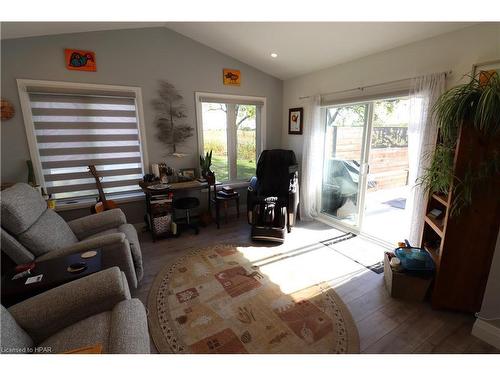 159 Lake Breeze Drive, Ashfield-Colborne-Wawanosh, ON - Indoor Photo Showing Living Room