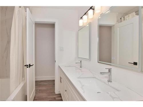 131 Briarhill Drive, Stratford, ON - Indoor Photo Showing Bathroom