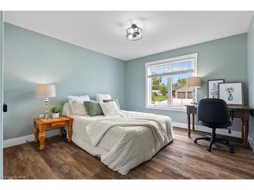 26 Ann Street N, Clifford, ON - Indoor Photo Showing Bedroom