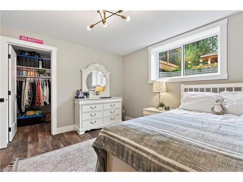 26 Ann Street N, Clifford, ON - Indoor Photo Showing Bedroom