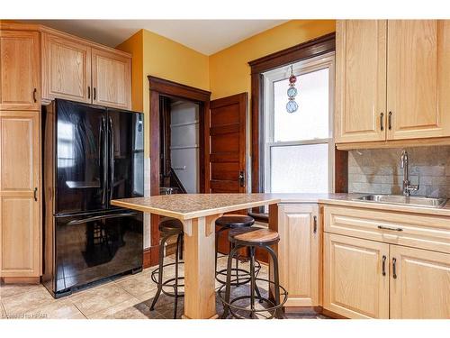 184 John Street N, Stratford, ON - Indoor Photo Showing Kitchen