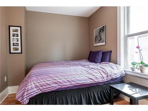 184 John Street N, Stratford, ON - Indoor Photo Showing Bedroom