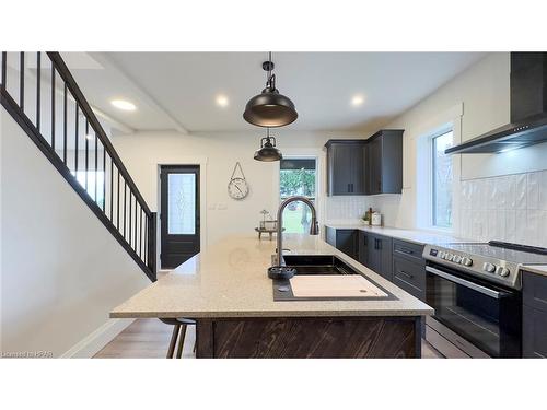 6503 Cobble Hills Road, Thames Centre, ON - Indoor Photo Showing Kitchen With Upgraded Kitchen