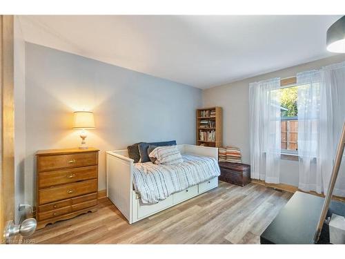 35449 Bayfield River Road, Bayfield, ON - Indoor Photo Showing Bedroom