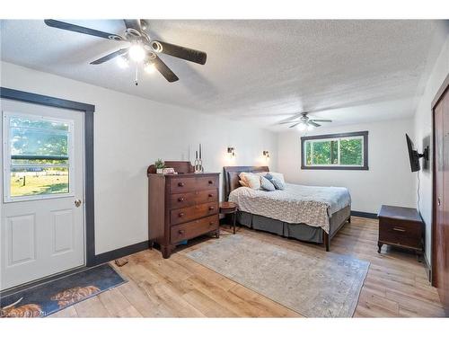 35449 Bayfield River Road, Bayfield, ON - Indoor Photo Showing Bedroom