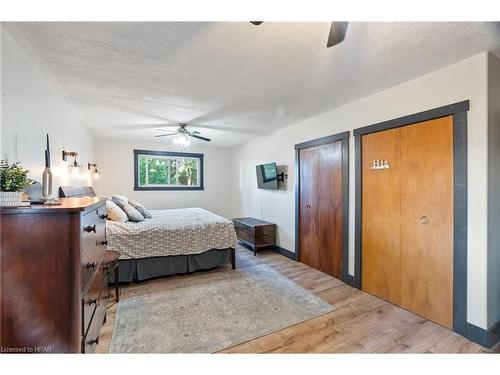 35449 Bayfield River Road, Bayfield, ON - Indoor Photo Showing Bedroom