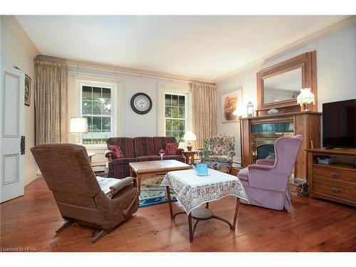 131 Rattenbury Street E, Clinton, ON - Indoor Photo Showing Living Room With Fireplace