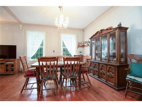 131 Rattenbury Street E, Clinton, ON - Indoor Photo Showing Dining Room