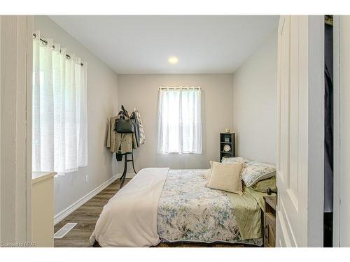 145 Victoria Avenue E, Crediton, ON - Indoor Photo Showing Bedroom