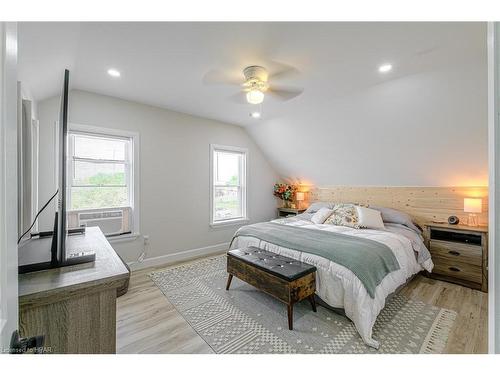 145 Victoria Avenue E, Crediton, ON - Indoor Photo Showing Bedroom