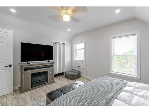 145 Victoria Avenue E, Crediton, ON - Indoor Photo Showing Bedroom