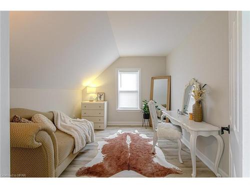 145 Victoria Avenue E, Crediton, ON - Indoor Photo Showing Bedroom