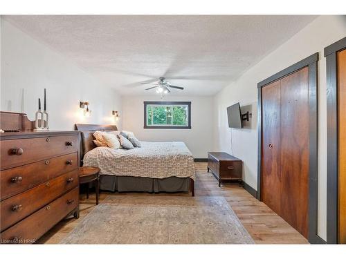 35449 Bayfield River Road, Bayfield, ON - Indoor Photo Showing Bedroom