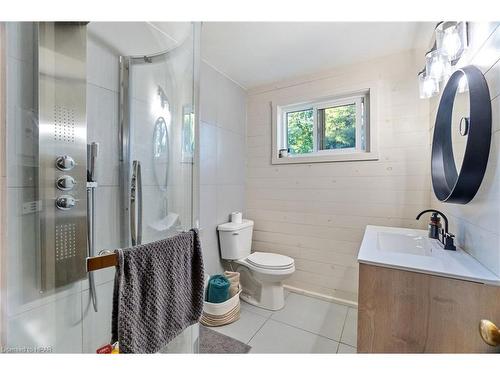 35449 Bayfield River Road, Bayfield, ON - Indoor Photo Showing Bathroom