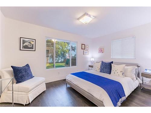 6498 Talbot Trail, Merlin, ON - Indoor Photo Showing Bedroom