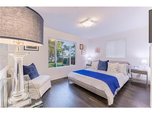 6498 Talbot Trail, Merlin, ON - Indoor Photo Showing Bedroom