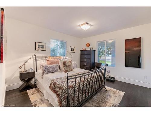 6498 Talbot Trail, Merlin, ON - Indoor Photo Showing Bedroom