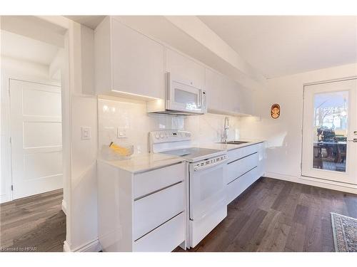 6498 Talbot Trail, Merlin, ON - Indoor Photo Showing Kitchen