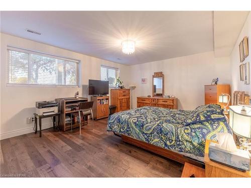 6498 Talbot Trail, Merlin, ON - Indoor Photo Showing Bedroom