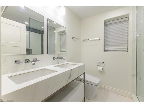 6498 Talbot Trail, Merlin, ON - Indoor Photo Showing Bathroom