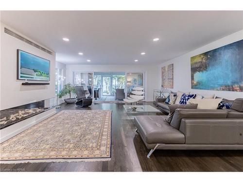 6498 Talbot Trail, Merlin, ON - Indoor Photo Showing Living Room