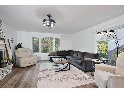 7372 Line 21, West Perth, ON - Indoor Photo Showing Living Room