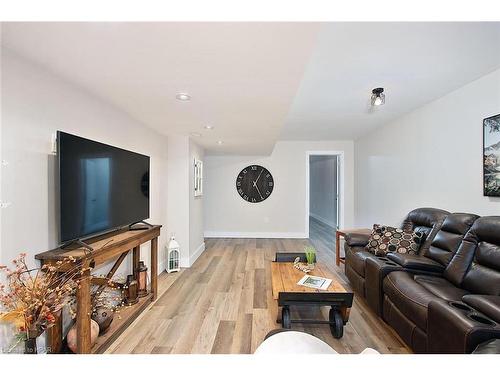 7372 Line 21, West Perth, ON - Indoor Photo Showing Living Room