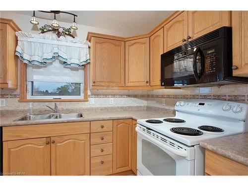 34-30 Ann Street, St. Marys, ON - Indoor Photo Showing Kitchen With Double Sink