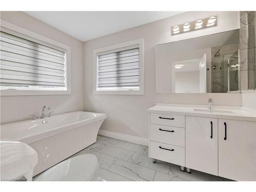 2487 Charlie Hajjar Way, London, ON - Indoor Photo Showing Bathroom