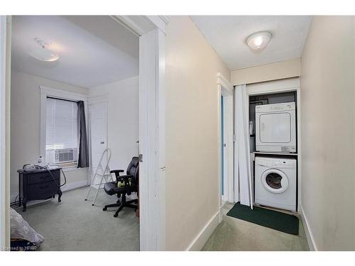 321 Huron St, Stratford, ON - Indoor Photo Showing Laundry Room