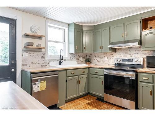 246 Wellington Street, Stratford, ON - Indoor Photo Showing Kitchen