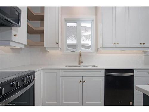 7 Nelson Street, Mitchell, ON - Indoor Photo Showing Kitchen