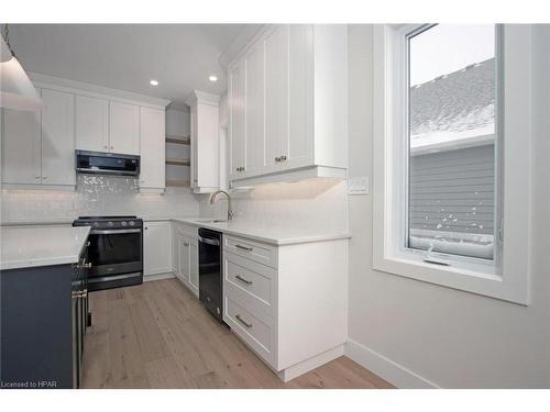 7 Nelson Street, Mitchell, ON - Indoor Photo Showing Kitchen With Upgraded Kitchen