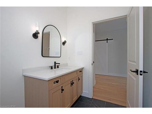 7 Nelson Street, Mitchell, ON - Indoor Photo Showing Bathroom