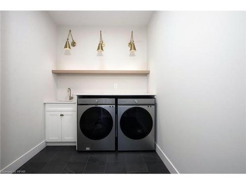 7 Nelson Street, Mitchell, ON - Indoor Photo Showing Laundry Room