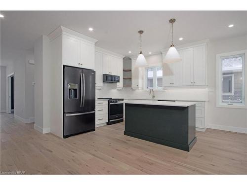 7 Nelson Street, Mitchell, ON - Indoor Photo Showing Kitchen With Upgraded Kitchen