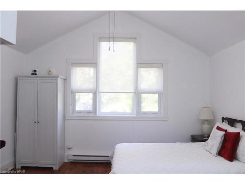 62 Falstaff Street, Stratford, ON - Indoor Photo Showing Bedroom