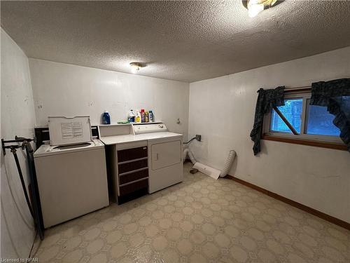 379 Frances Street, Wingham, ON - Indoor Photo Showing Laundry Room