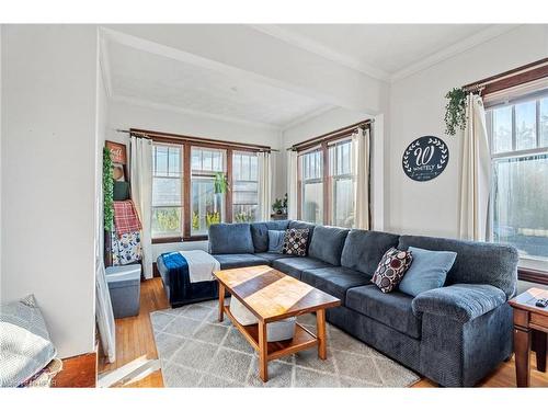 80 Picton Street E, Goderich, ON - Indoor Photo Showing Living Room