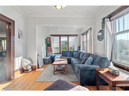 80 Picton Street E, Goderich, ON - Indoor Photo Showing Living Room