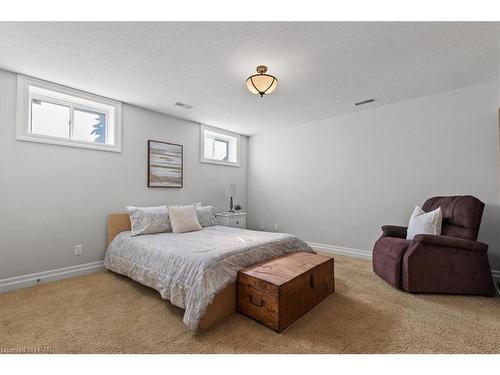 40 North Pointe Drive, Stratford, ON - Indoor Photo Showing Bedroom