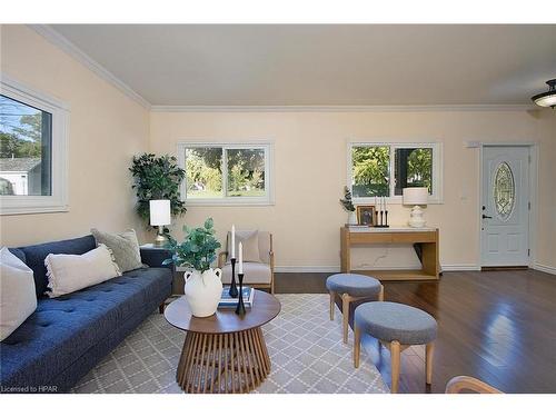 165 Thomas Street, St. Marys, ON - Indoor Photo Showing Living Room