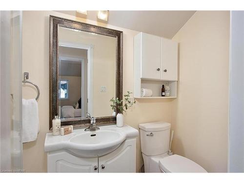 165 Thomas Street, St. Marys, ON - Indoor Photo Showing Bathroom